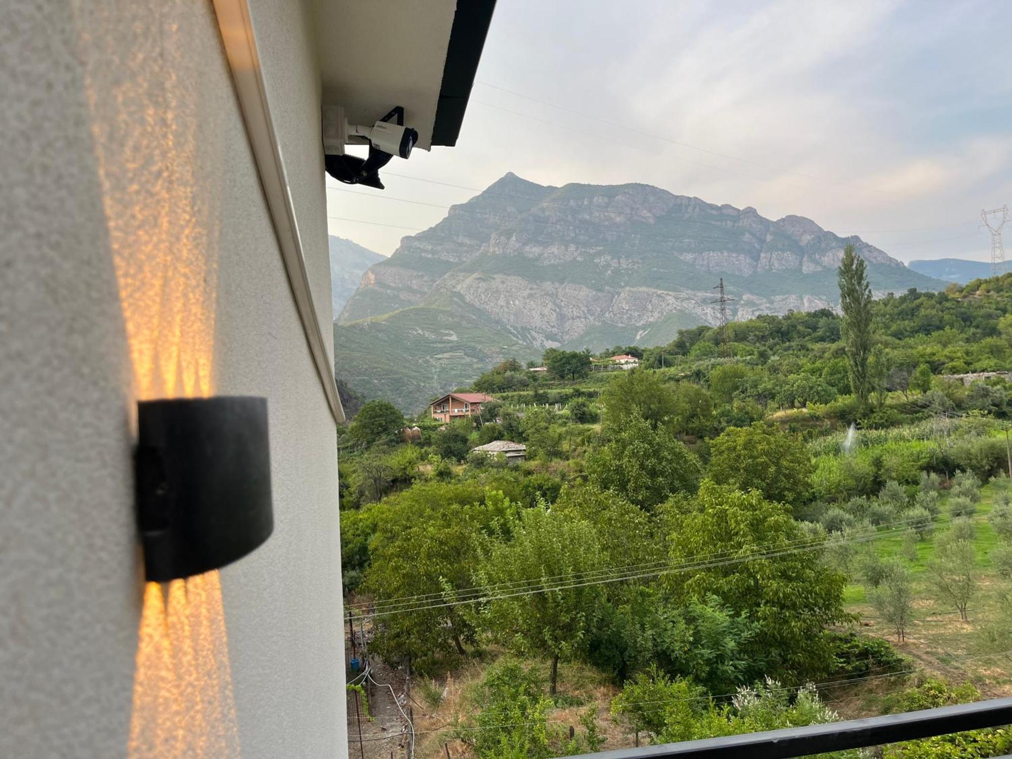 Hotel Davids Koman Exteriér fotografie
